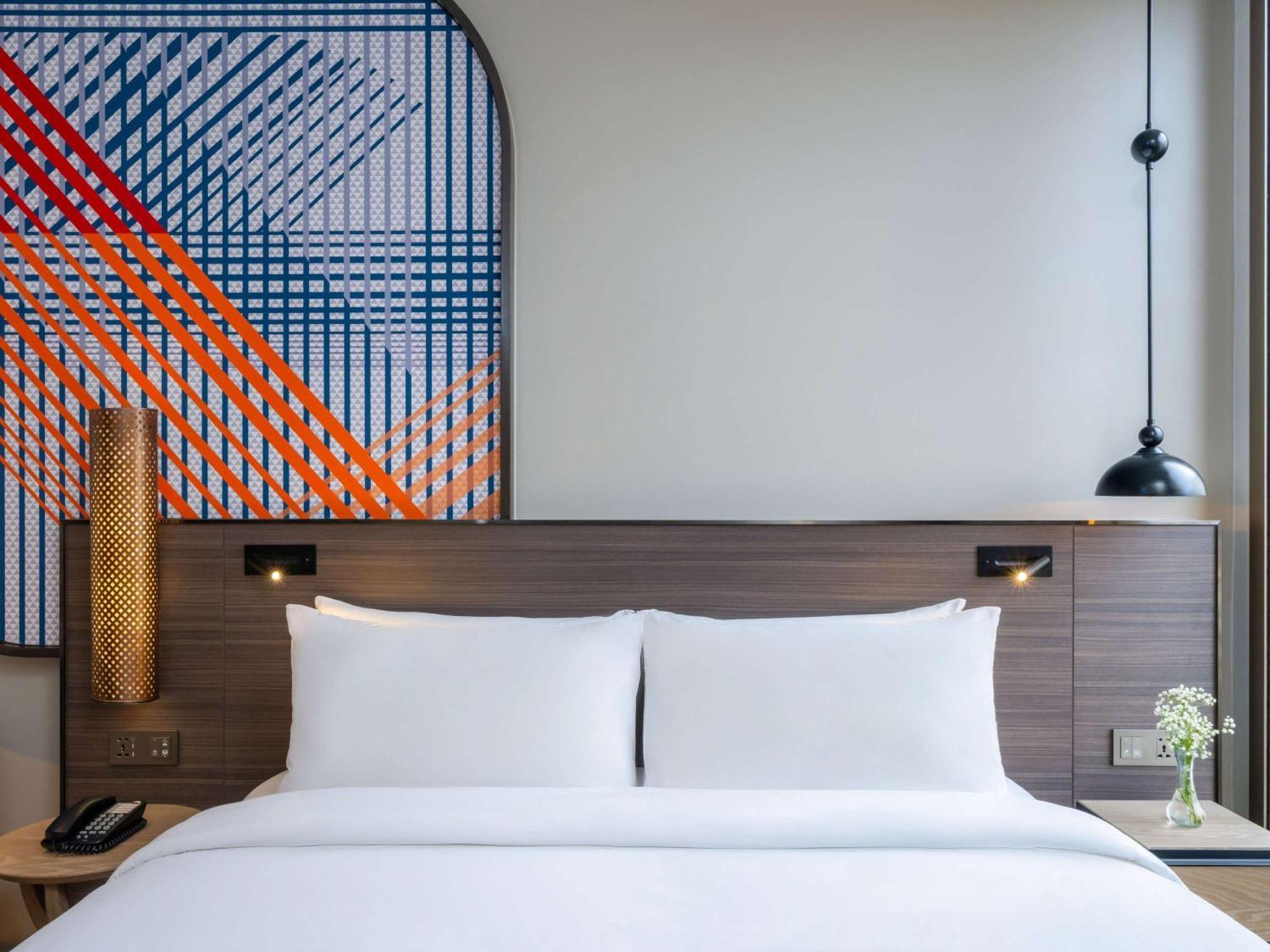 Mercure Surawong