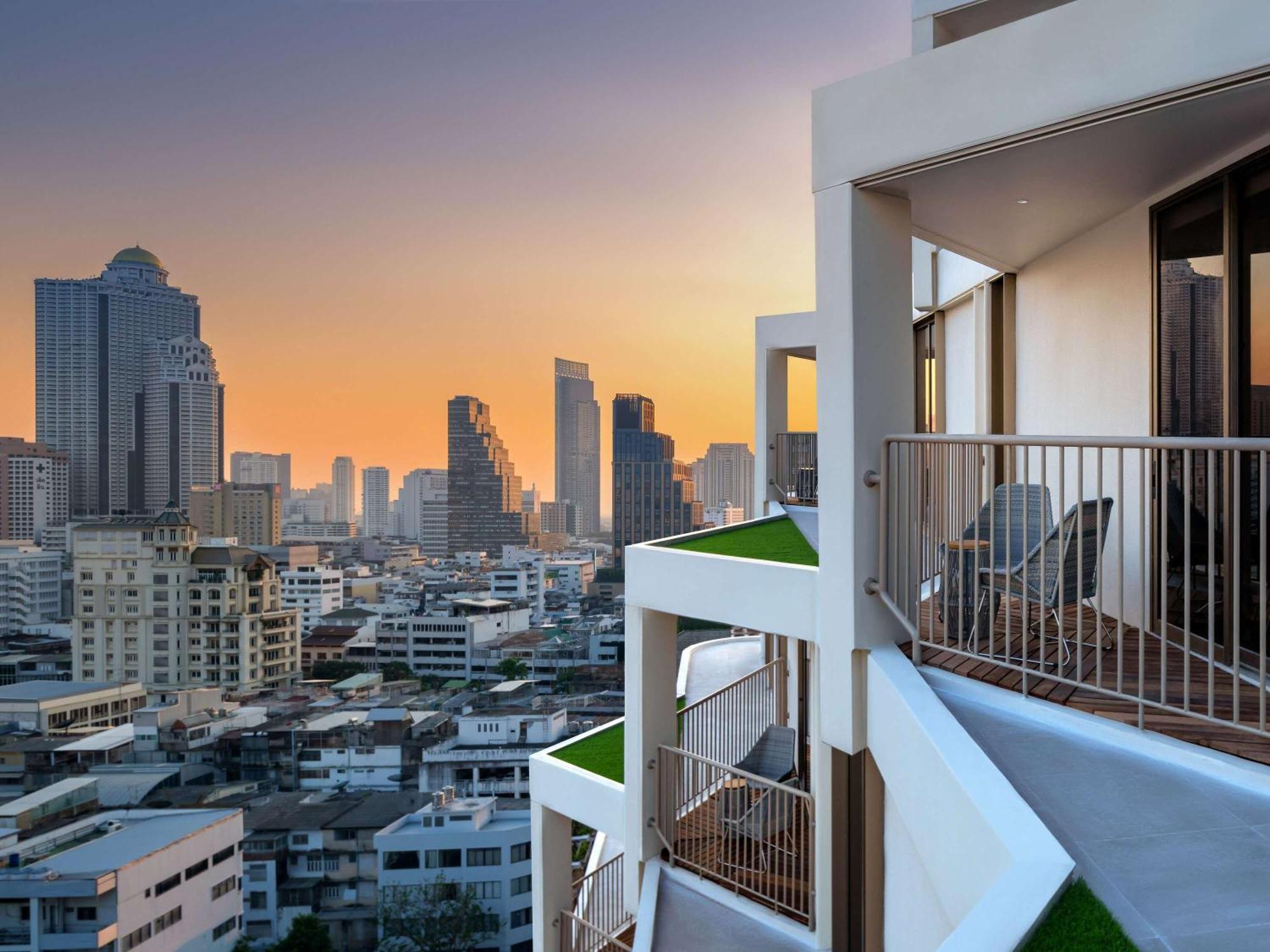Mercure Surawong