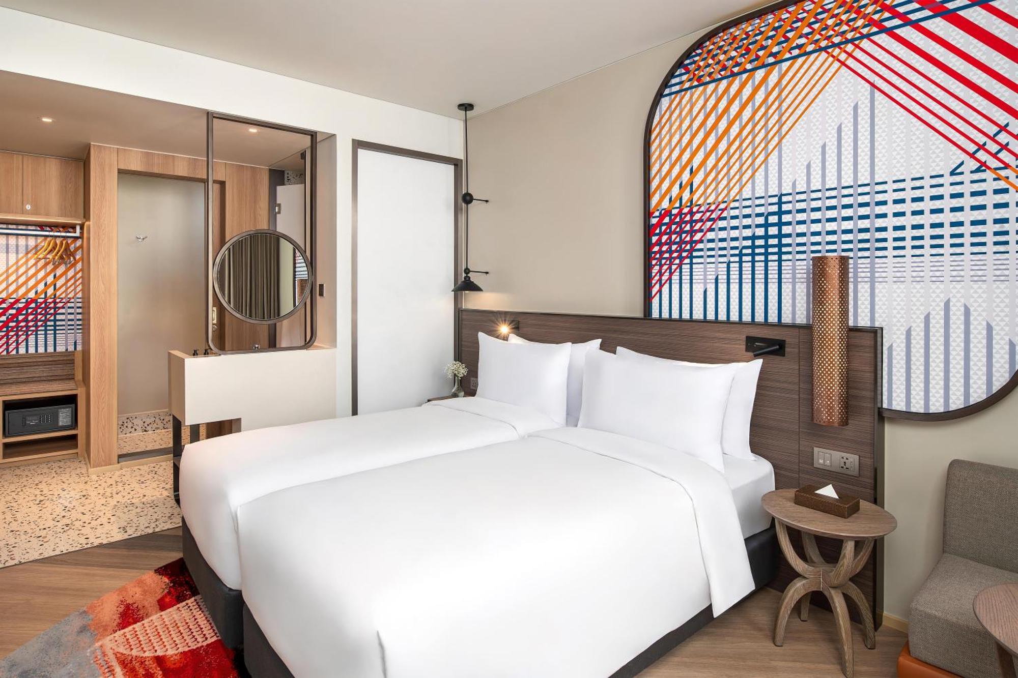 Mercure Surawong 4*
