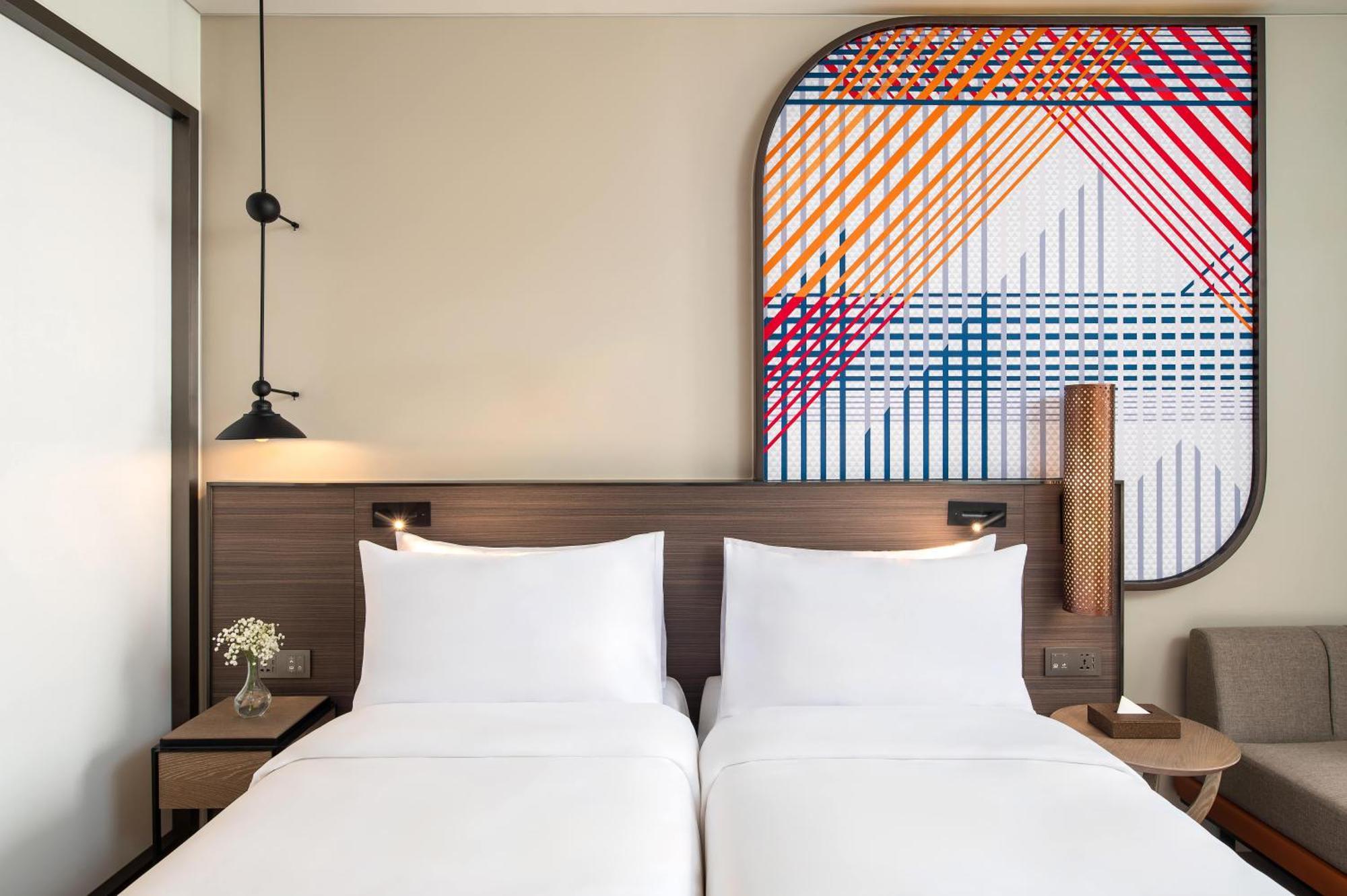 Mercure Surawong 4*
