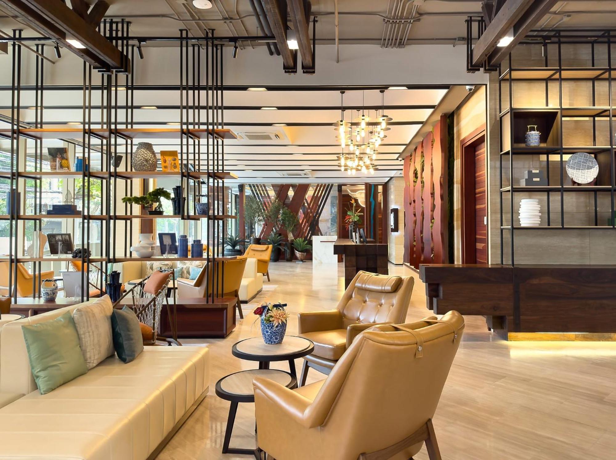 Mercure Surawong