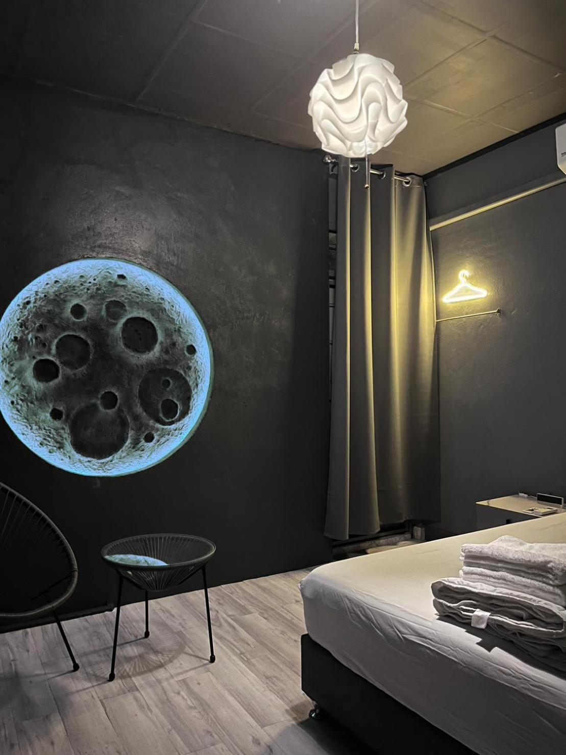 Hostel Doctor Alien Don Mueang *