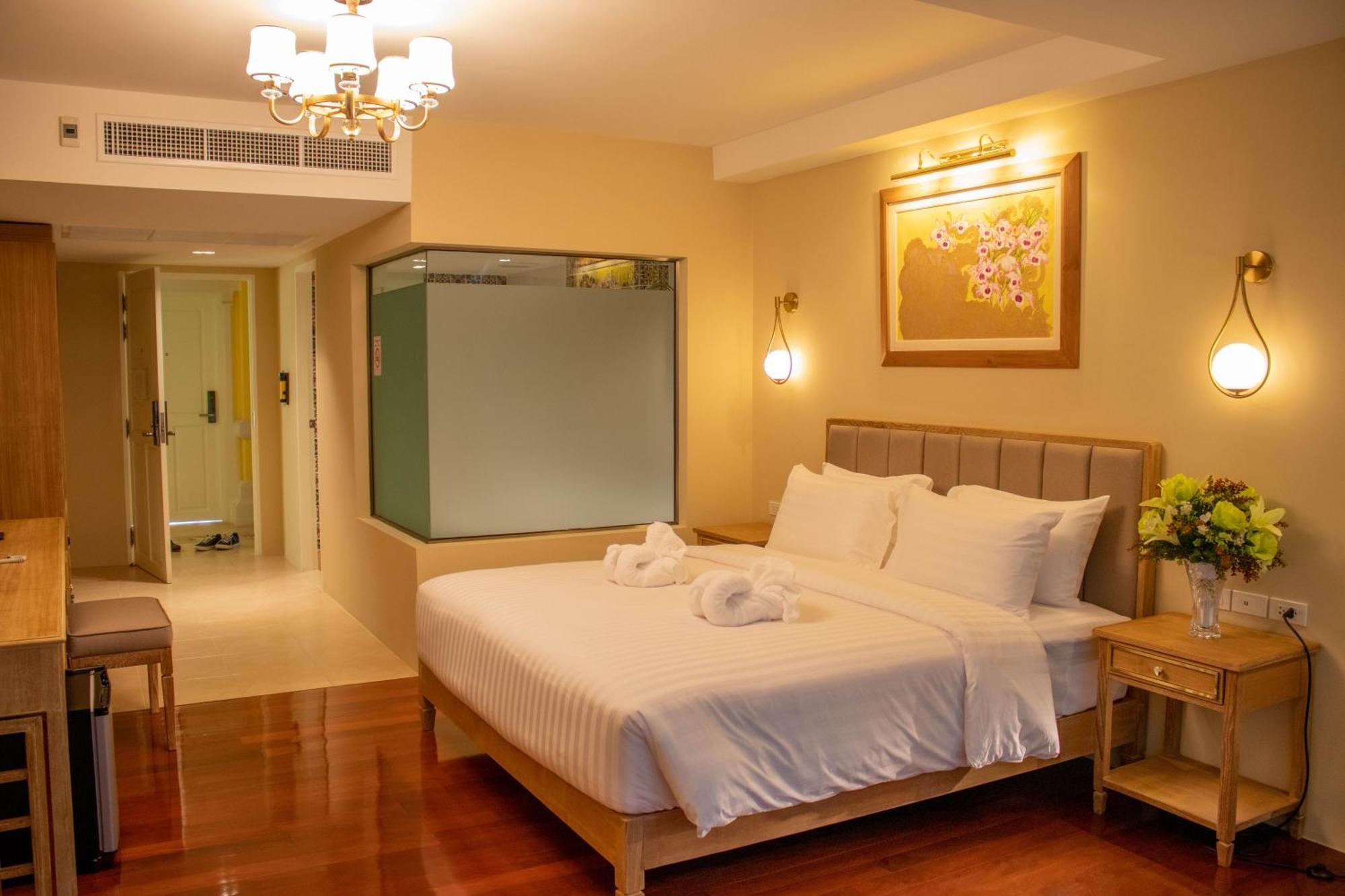 Siri Grand Hotel 3*
