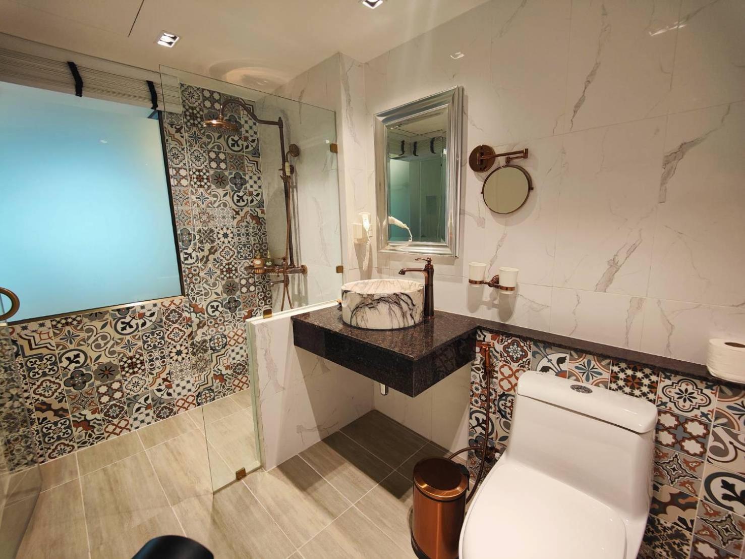 Siri Grand Hotel