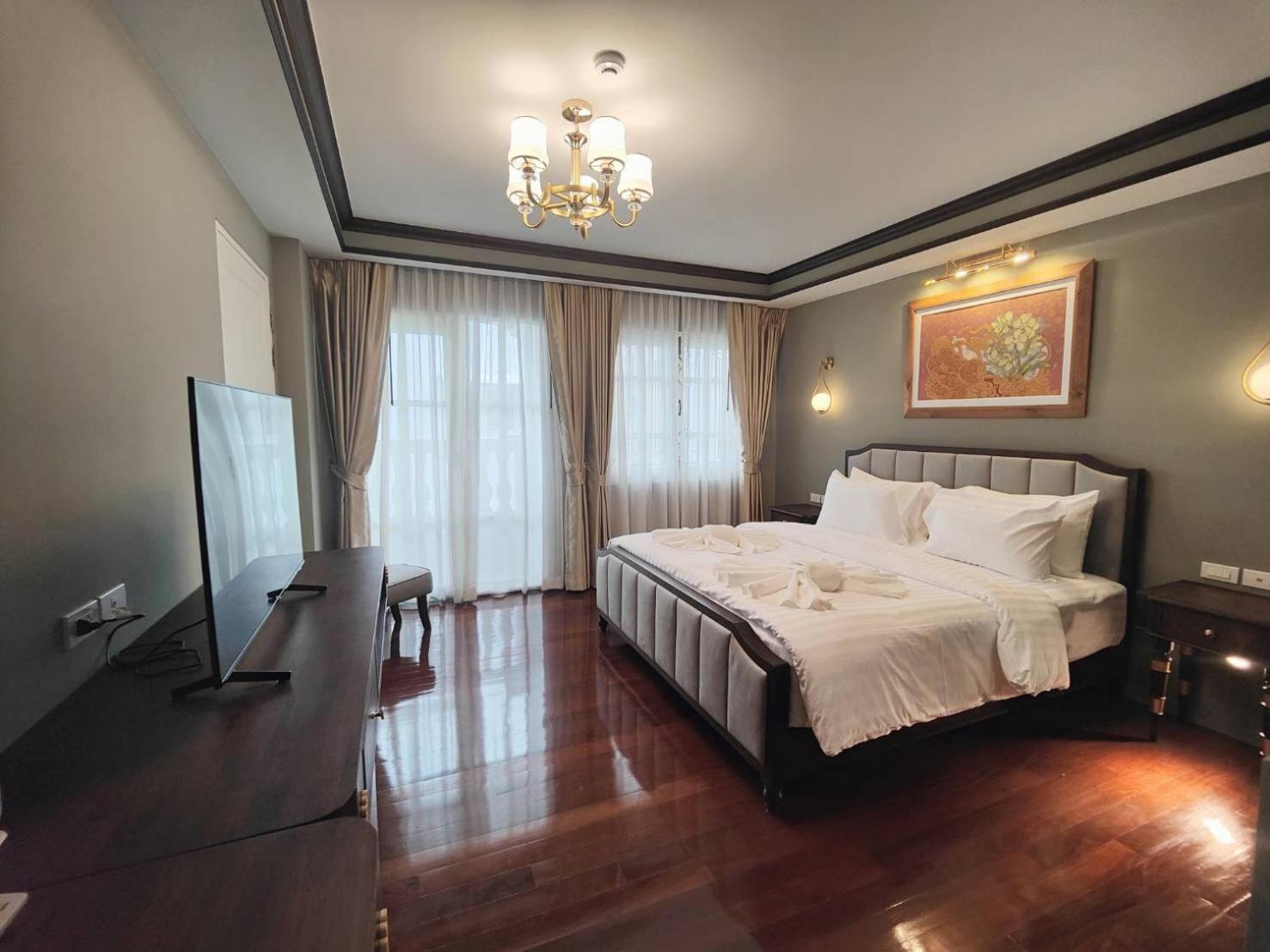Hotel Siri Grand