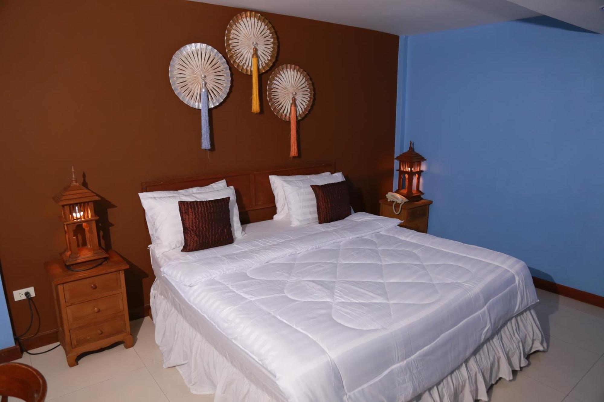 Upar Silom Near Mahanakhon Hotel 3*