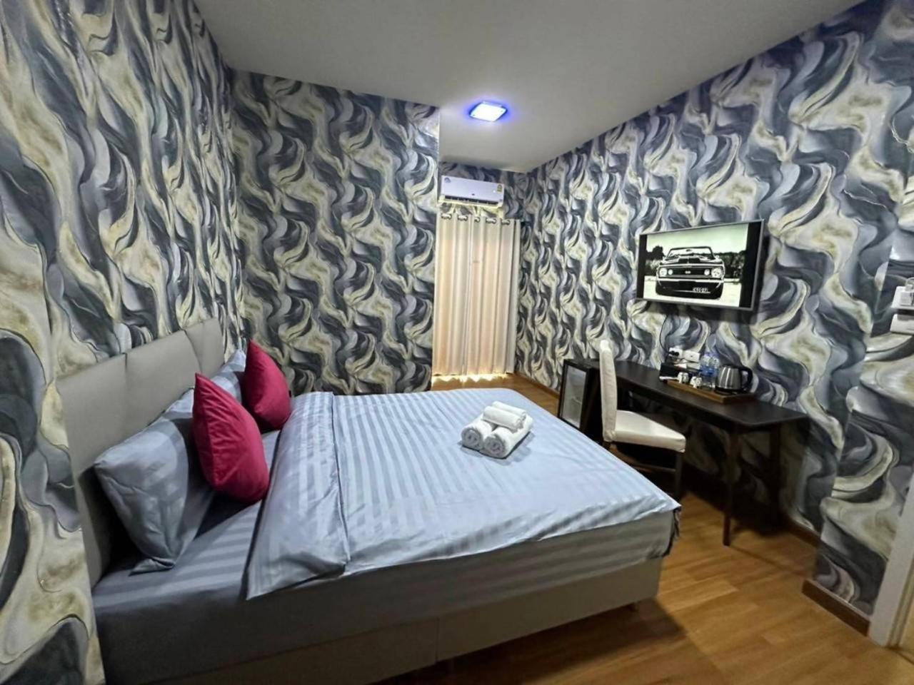 Khokeng Guest house *