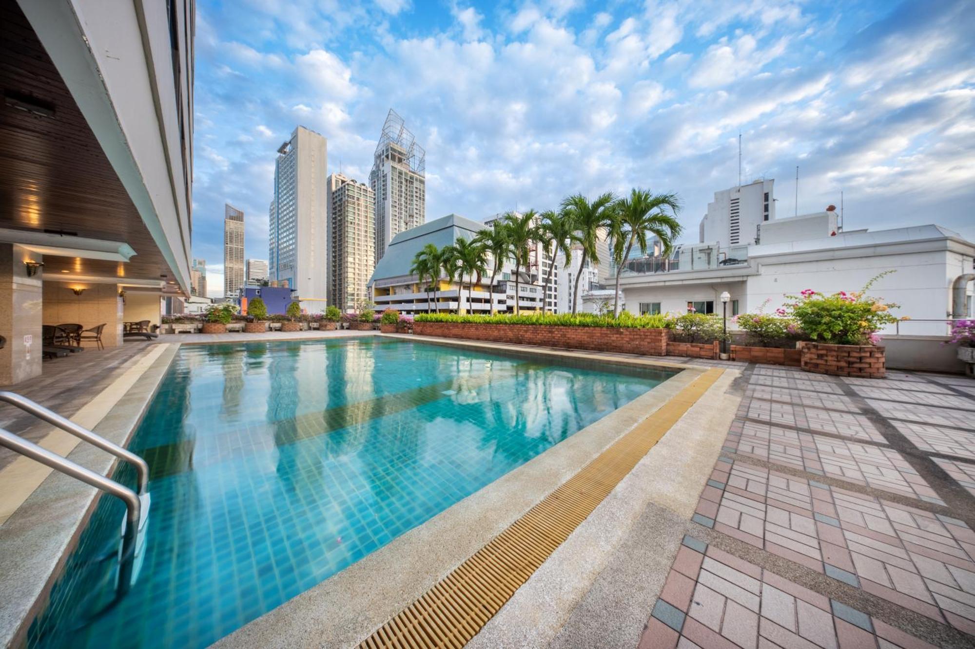 Royal Benja Hotel