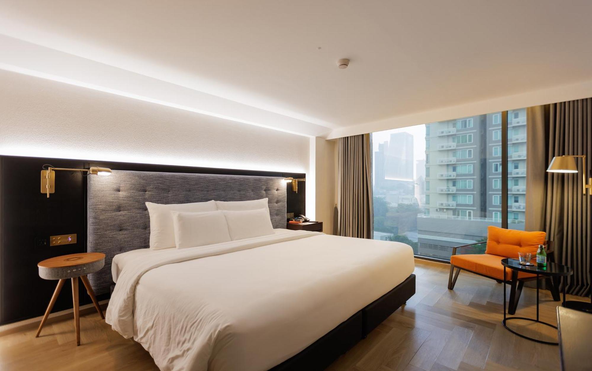 Public House Bangkok, A Member Of Design 5*