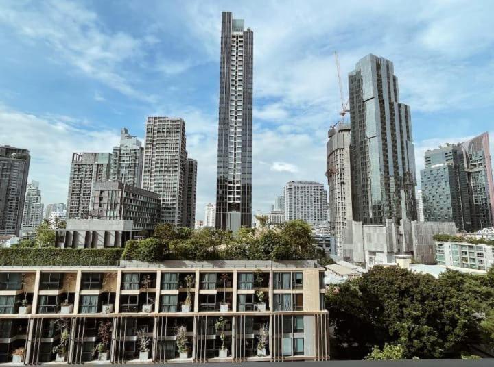 Luxurious With Train Access Bts Thonglor Apartment Bangkok