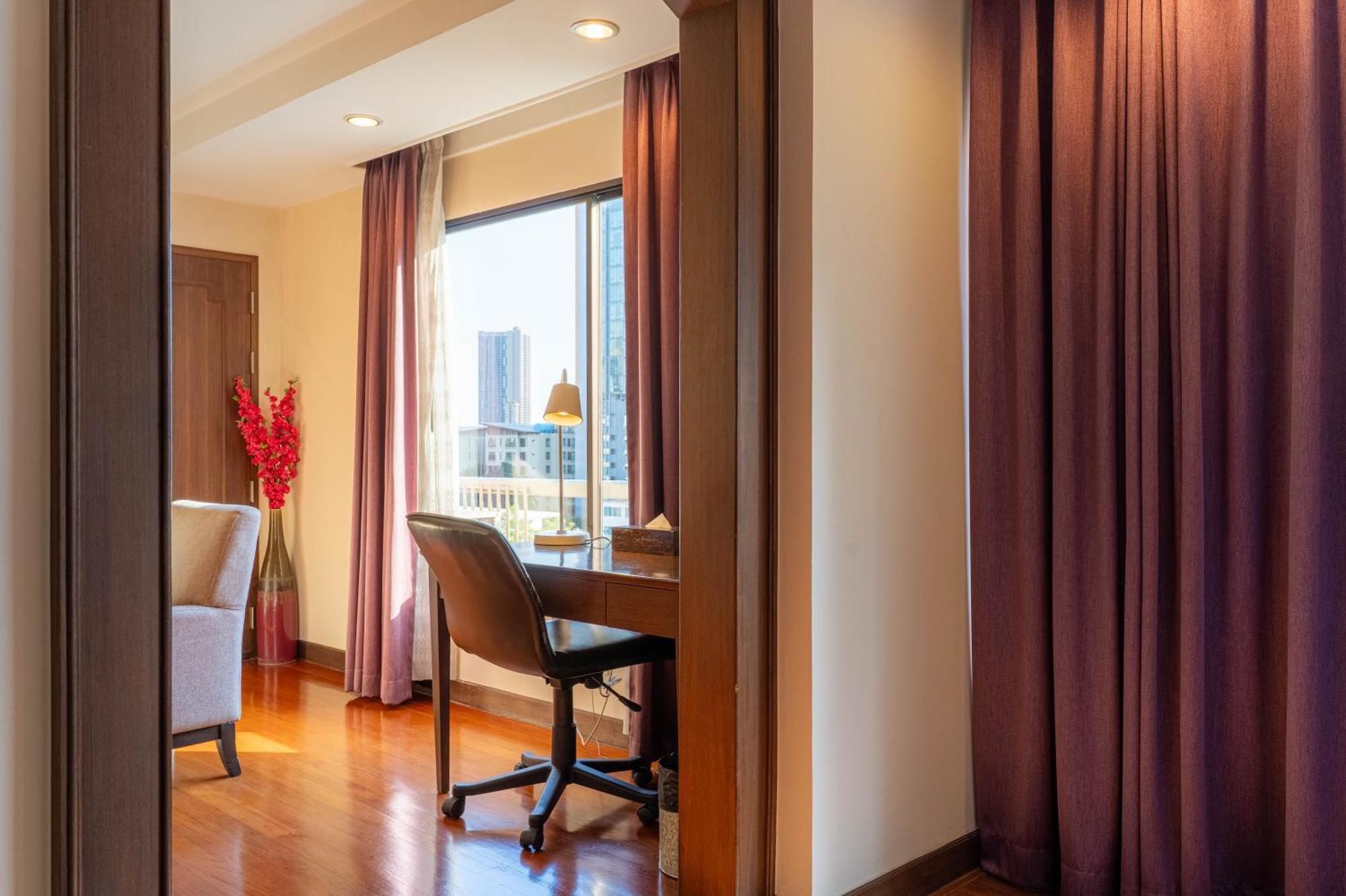 Journeyhub Sukhumvit 26, - Formerly St Hotel