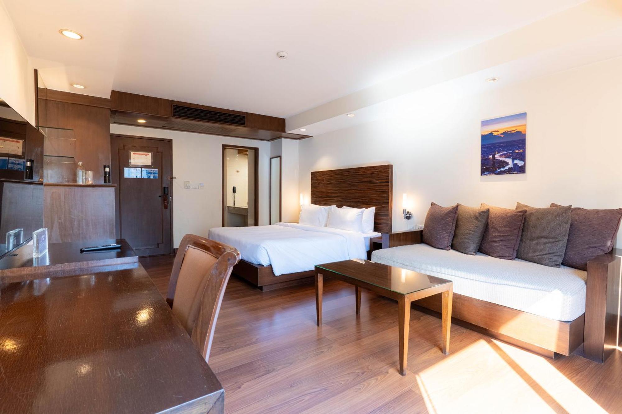 Journeyhub Sukhumvit 26, - Formerly St 4*