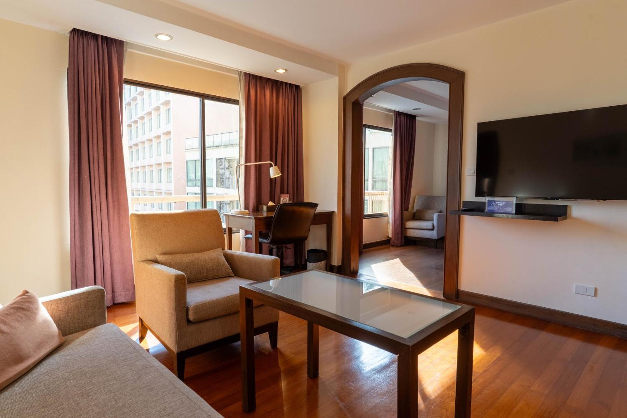Journeyhub Sukhumvit 26, - Formerly St 4*