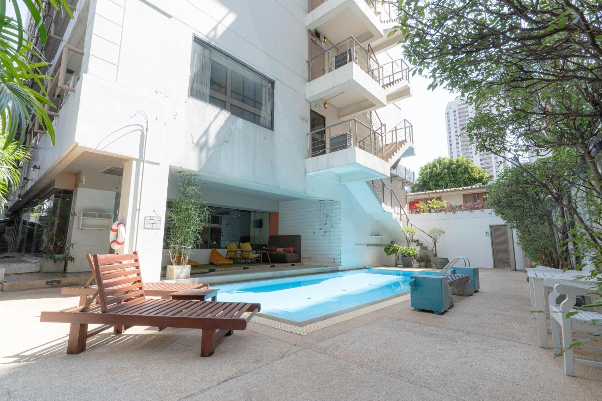 Journeyhub Sukhumvit 26, - Formerly St Hotel Bangkok