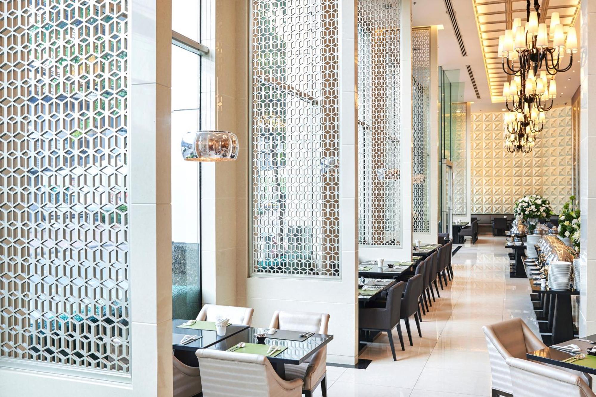 Mandarin Managed By Centre Point Hotel 4*