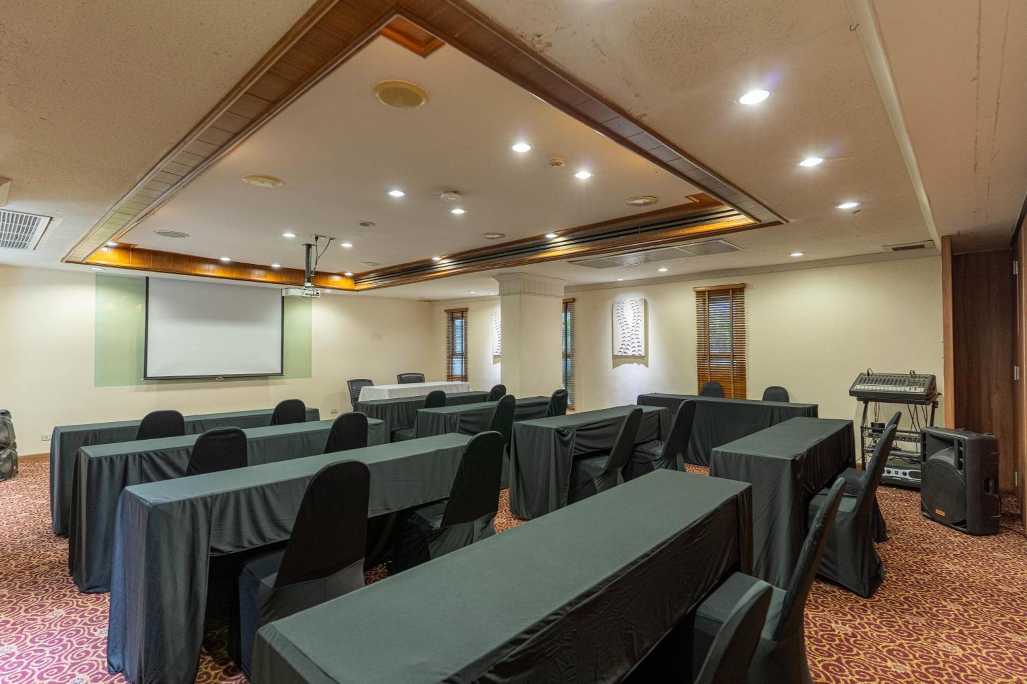 Journeyhub Sukhumvit 26, - Formerly St 4*