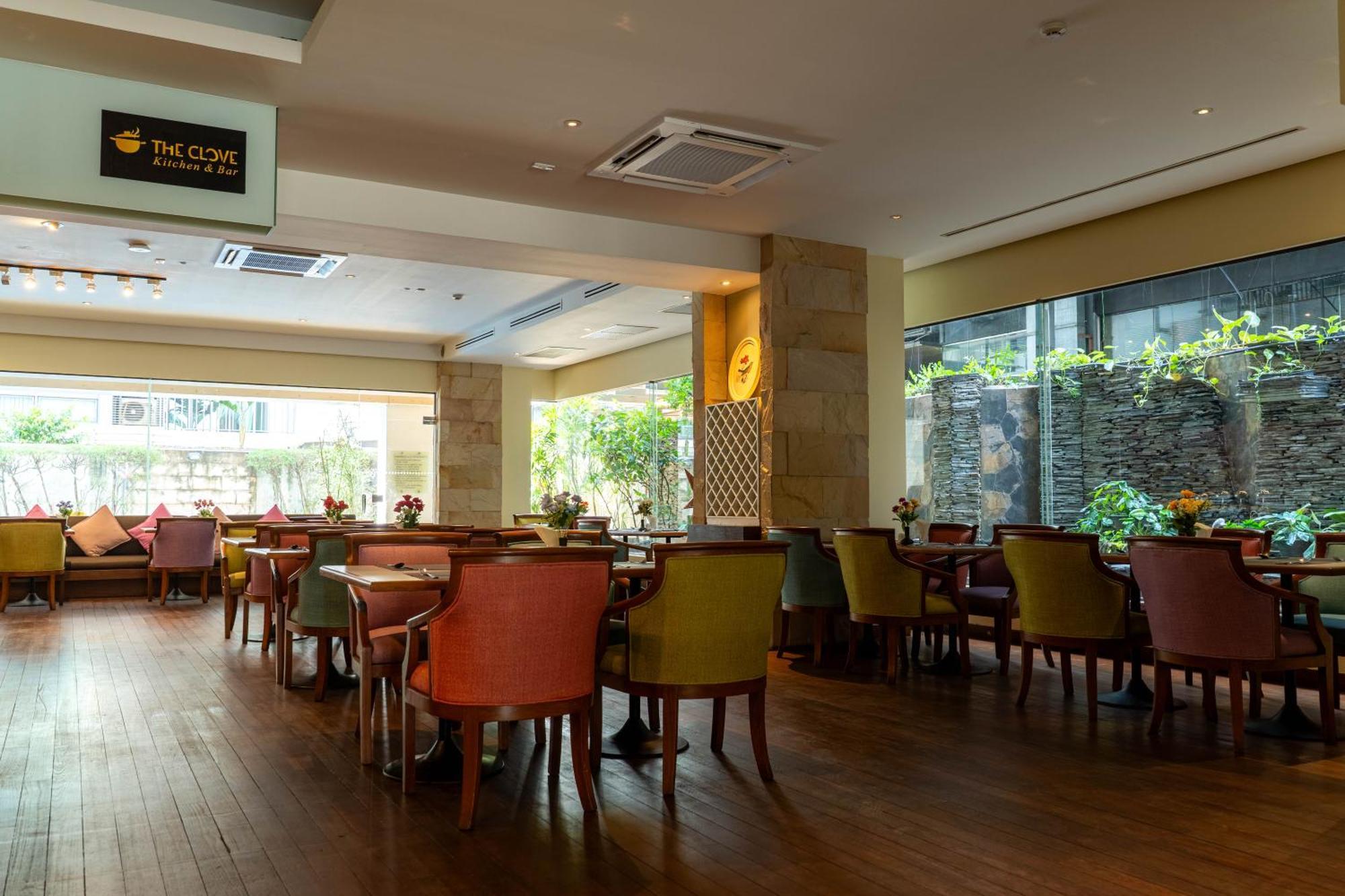 Hotel Journeyhub Sukhumvit 26, - Formerly St Bangkok
