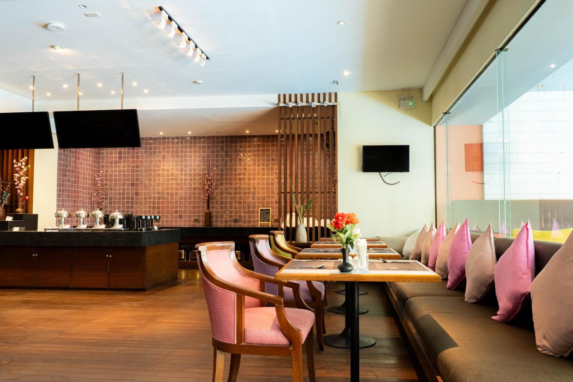 Hotel Journeyhub Sukhumvit 26, - Formerly St Bangkok