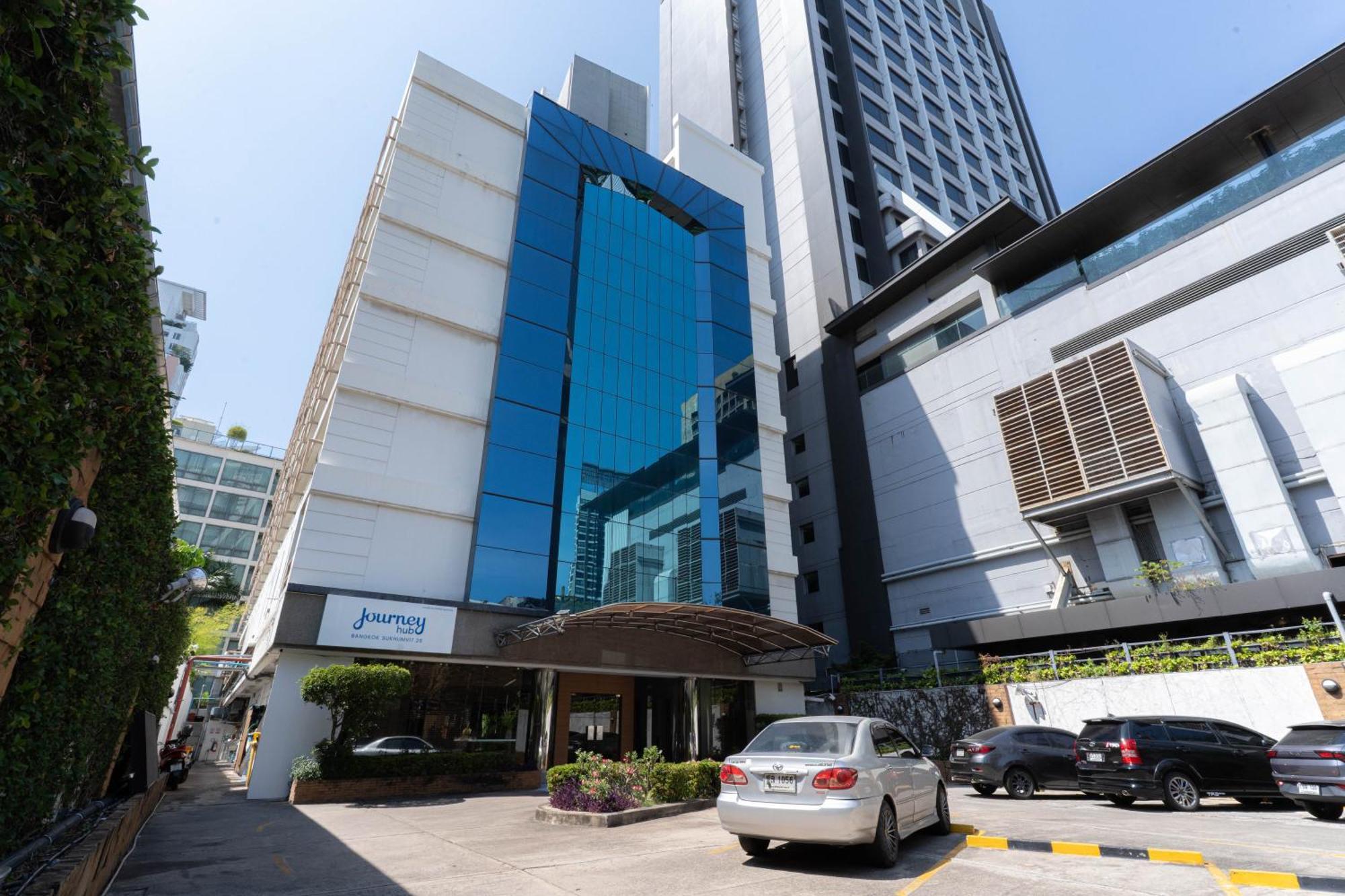 Hotel Journeyhub Sukhumvit 26, - Formerly St 4*