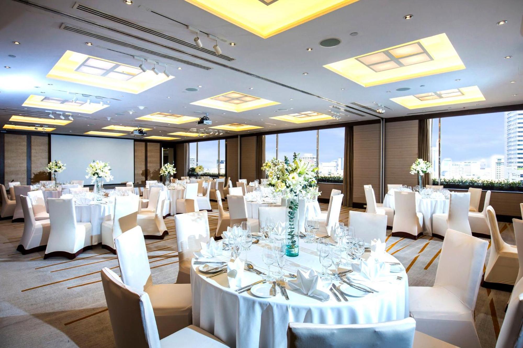 Hotel Crowne Plaza Lumpini Park By Ihg 5*