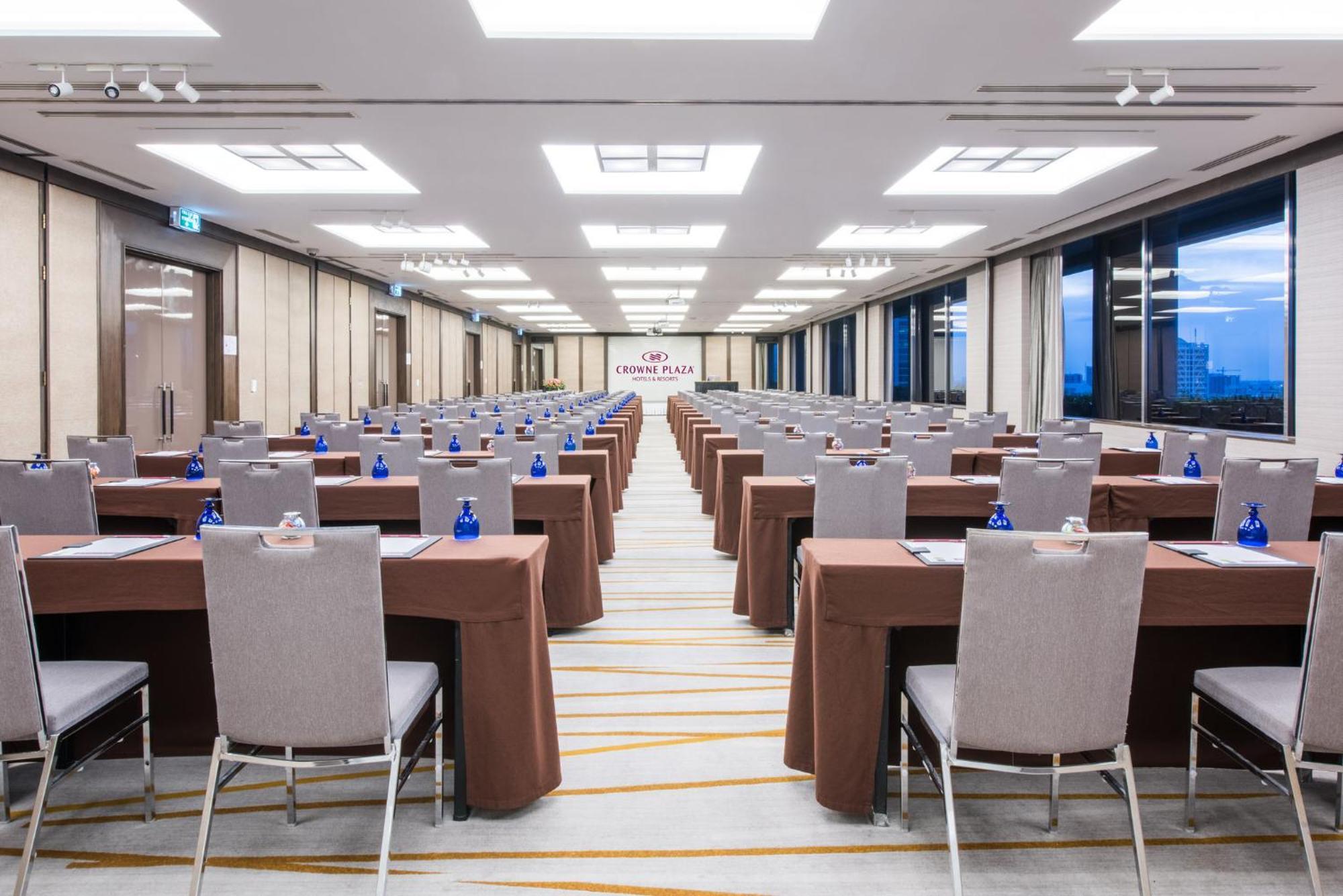 Crowne Plaza Lumpini Park By Ihg Hotel Bangkok