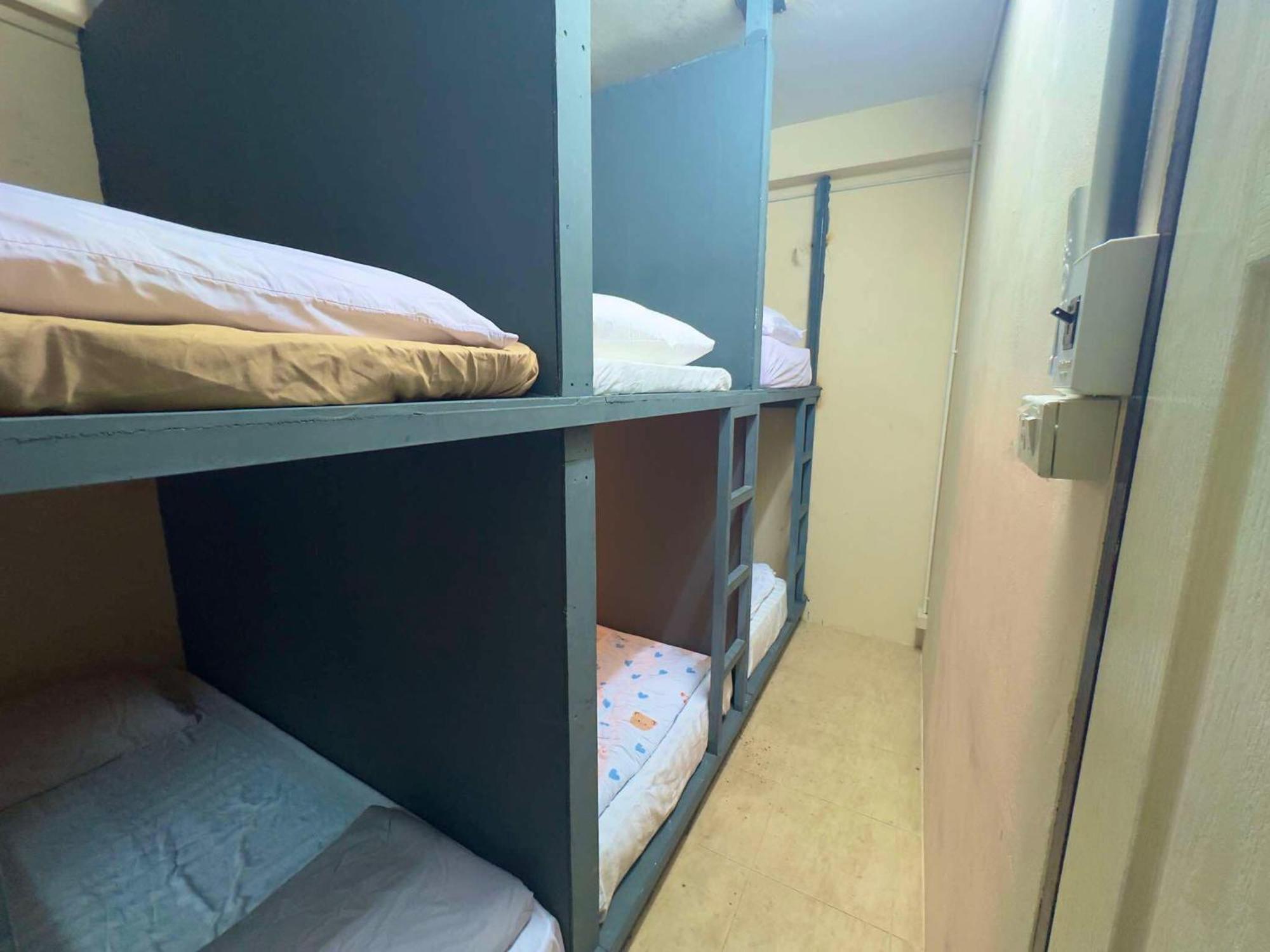 24 Backpackers Hostel *