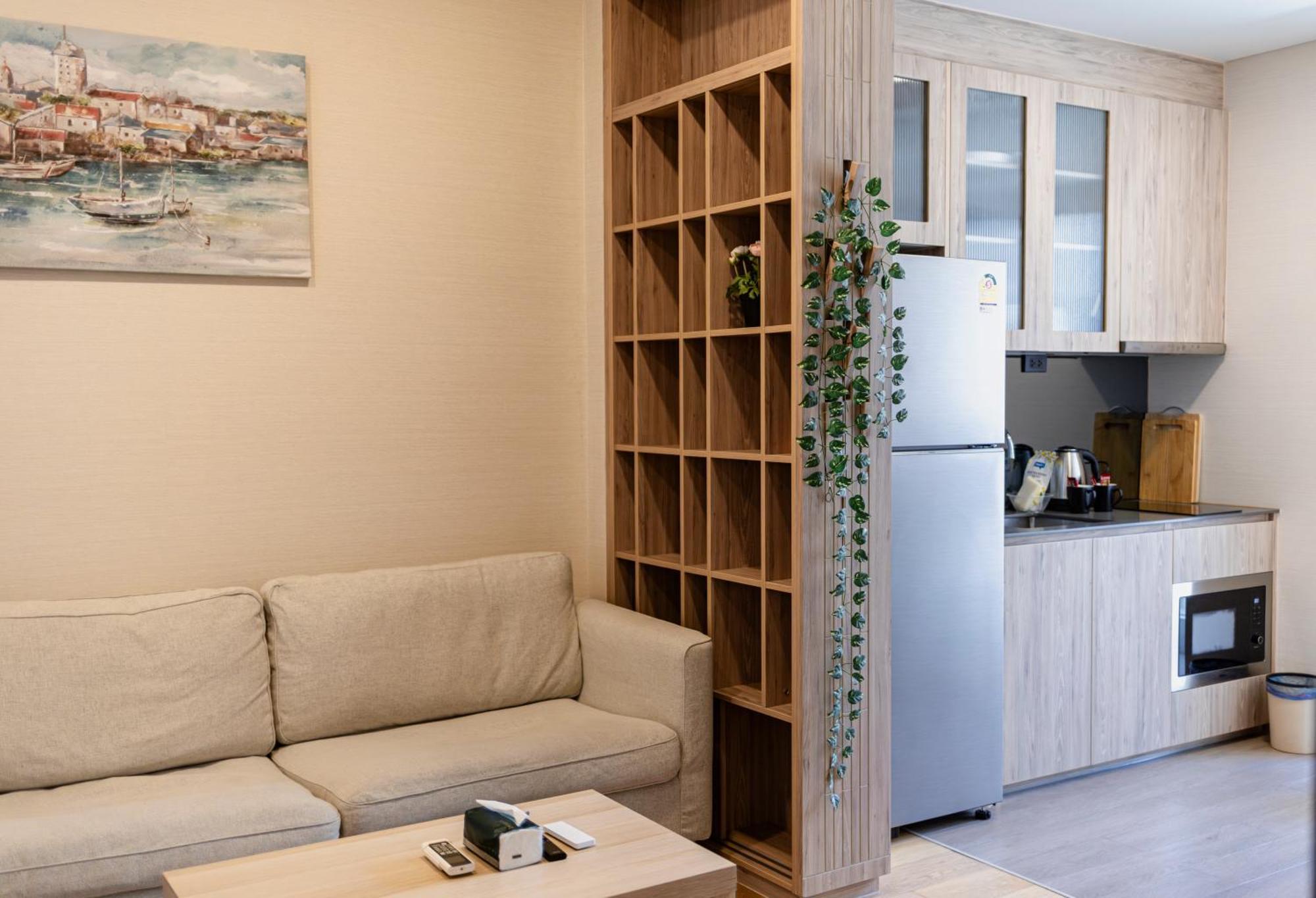 Stylish 1br By Bts Ekkamai - Infinity Pool & Gym Apartment Bangkok