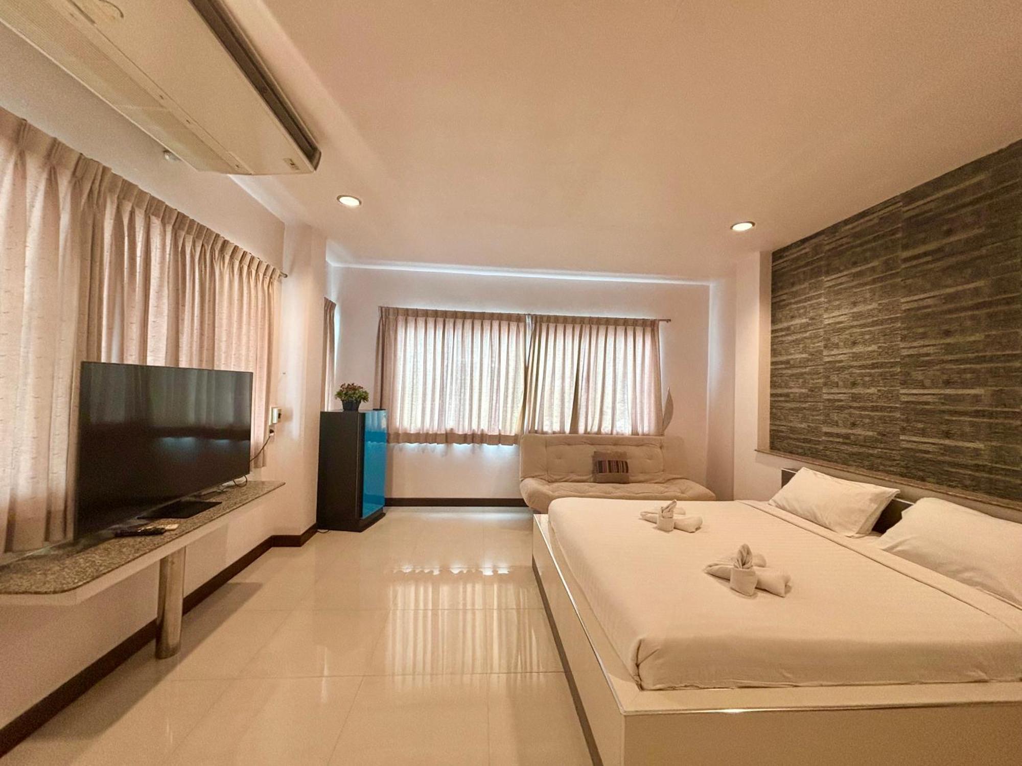 Hotel Ree- Riverside,rama 3