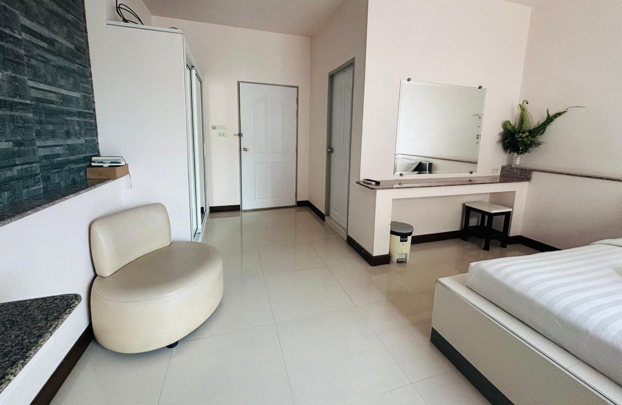 Ree- Riverside,rama 3 Hotel