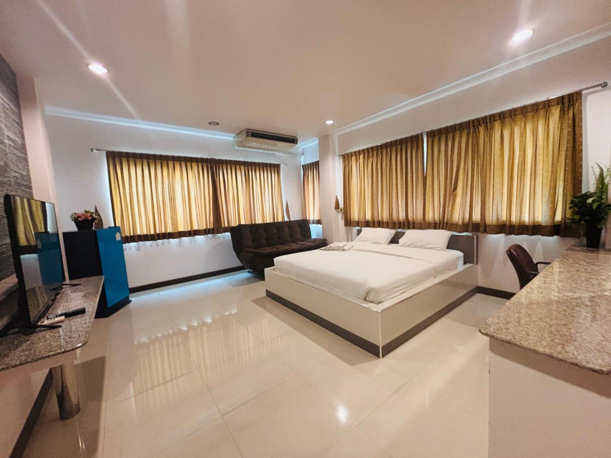 Hotel Ree- Riverside,rama 3