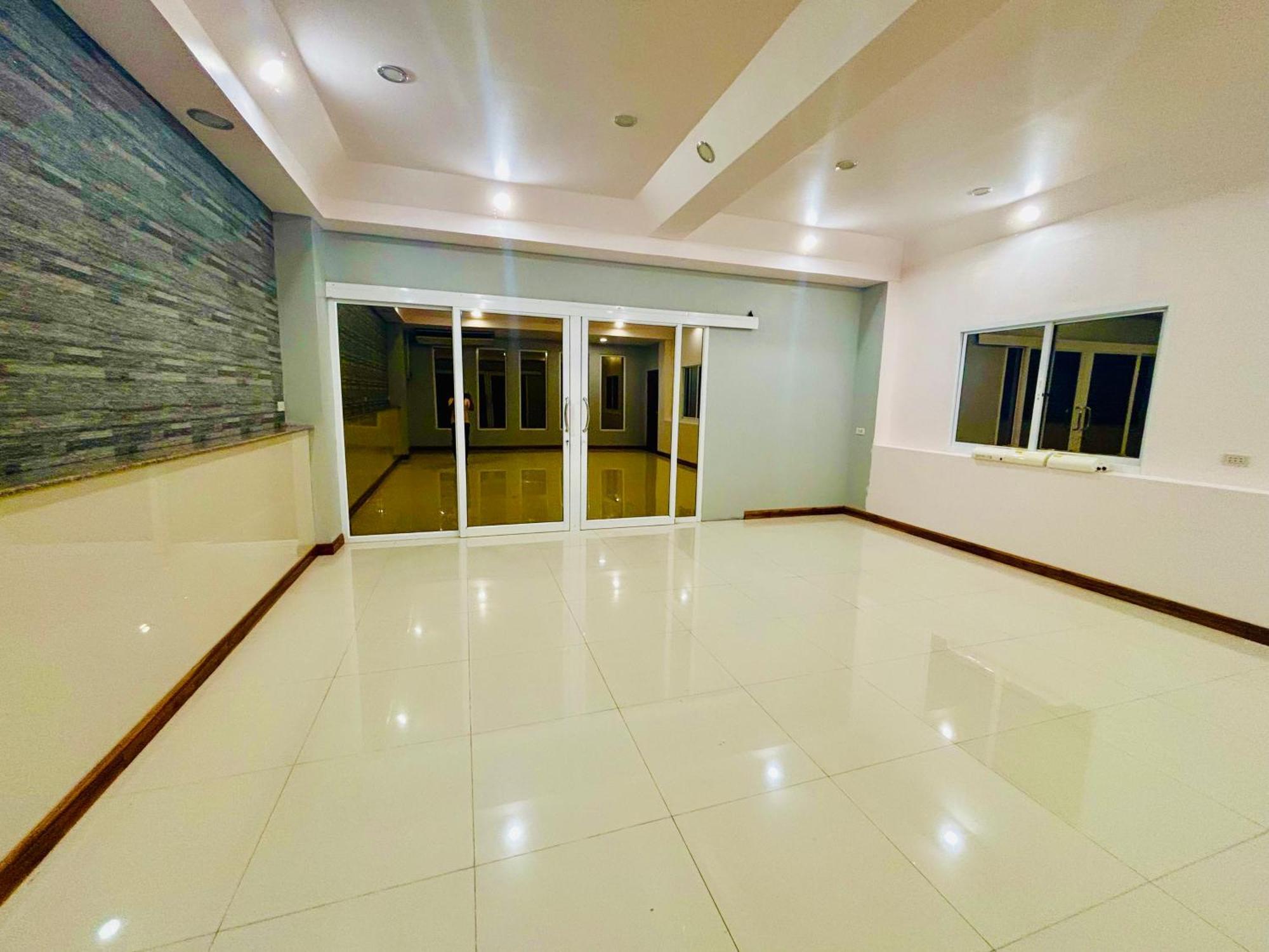 Ree- Riverside,rama 3 Hotel 2*
