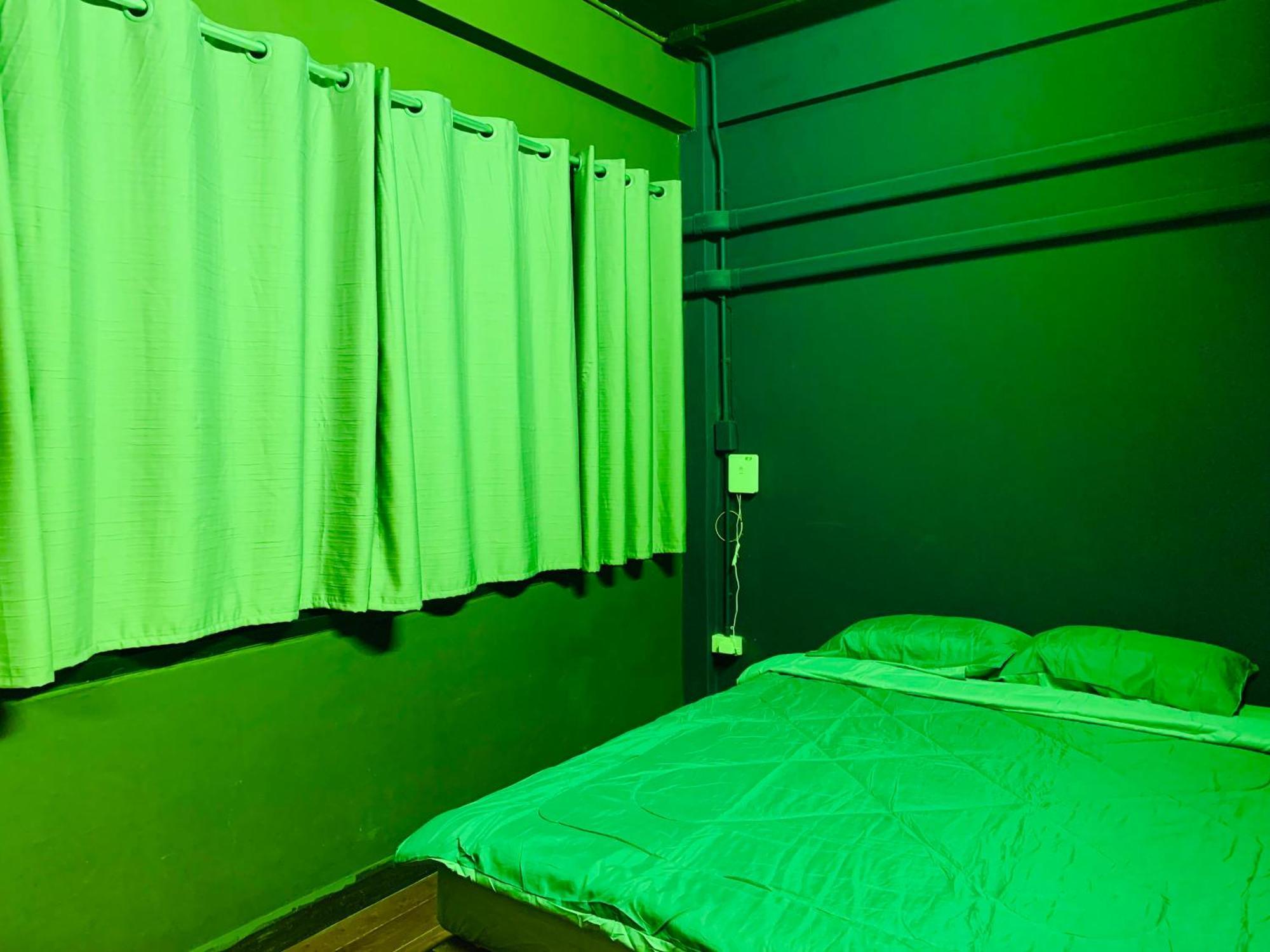 Hostel Roxx Social Hostel, Cafe & Bistro
