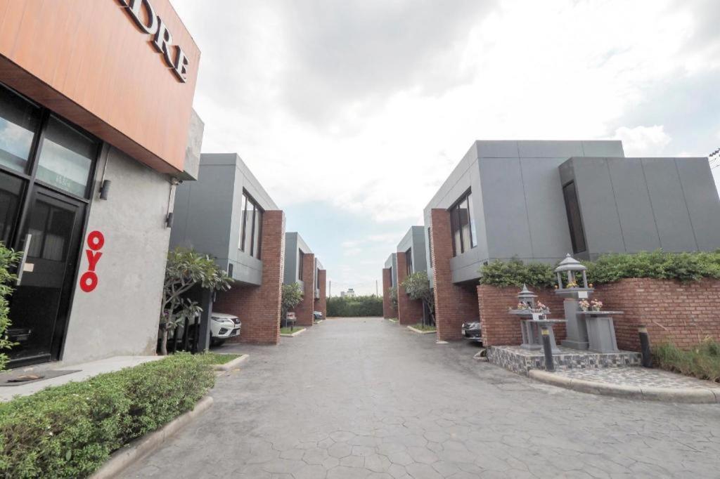 Hotel Oyo 75368 Demadre