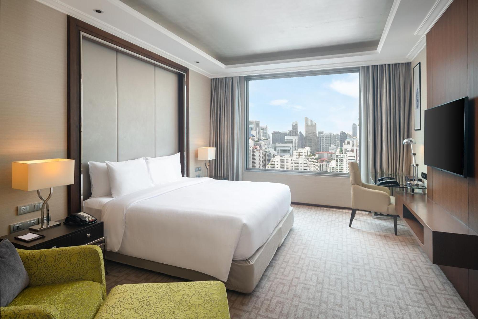 Radisson Blu Plaza Hotel 5*