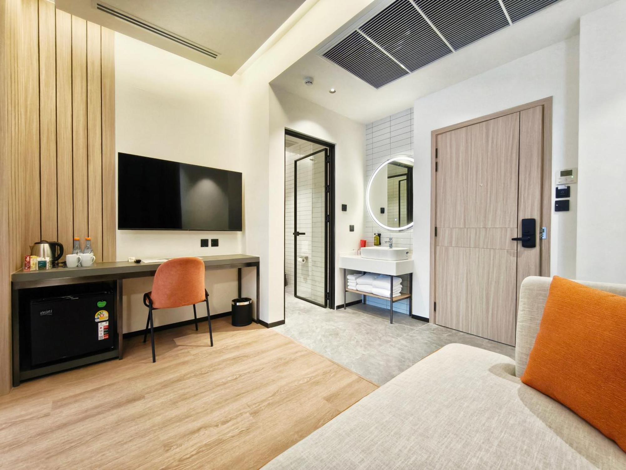 Hotel Citichic Sukhumvit 13 By Compass Hospitality - Newly Renovated