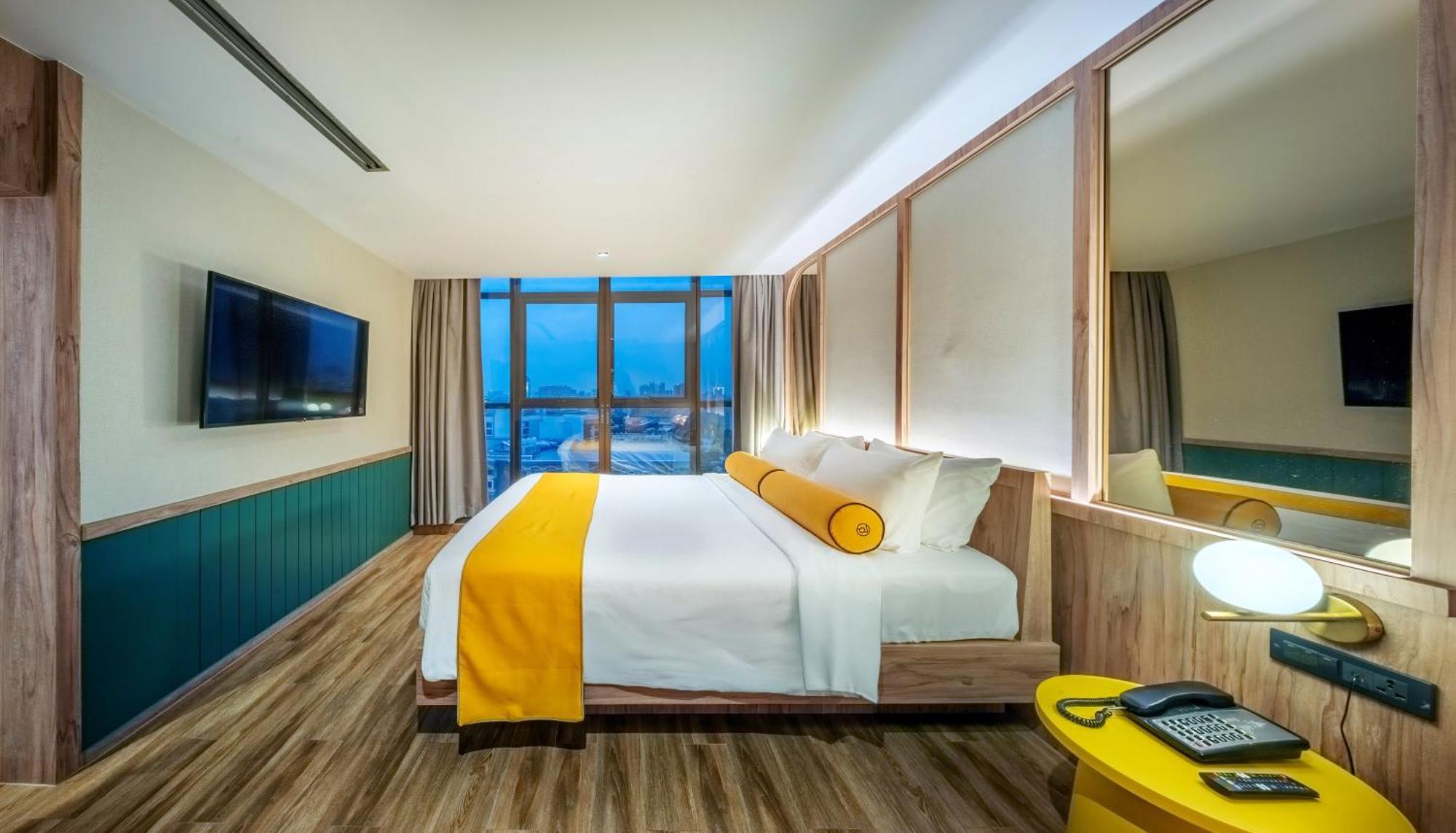 Graph Hotel