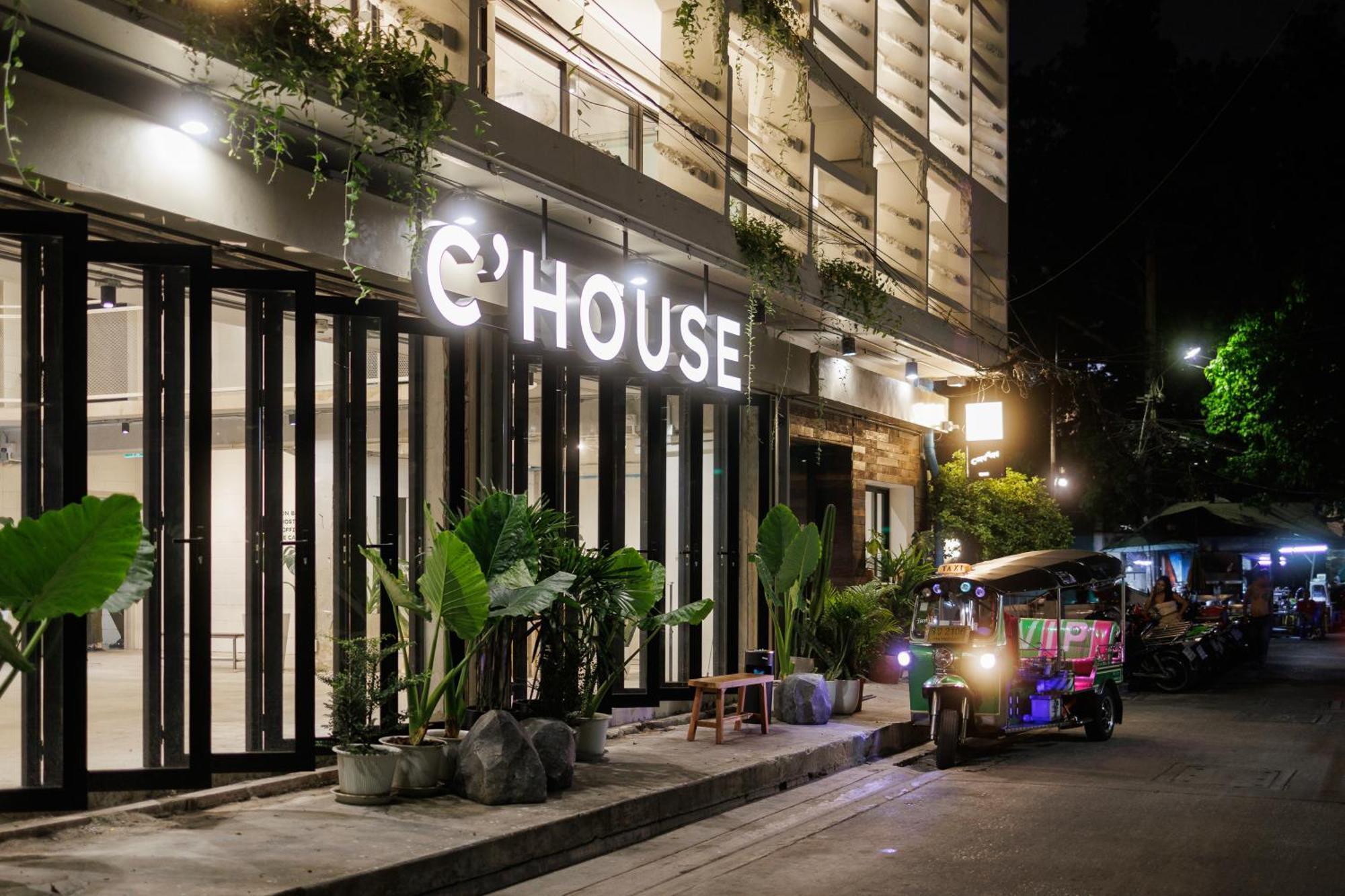 Hostel C'house *