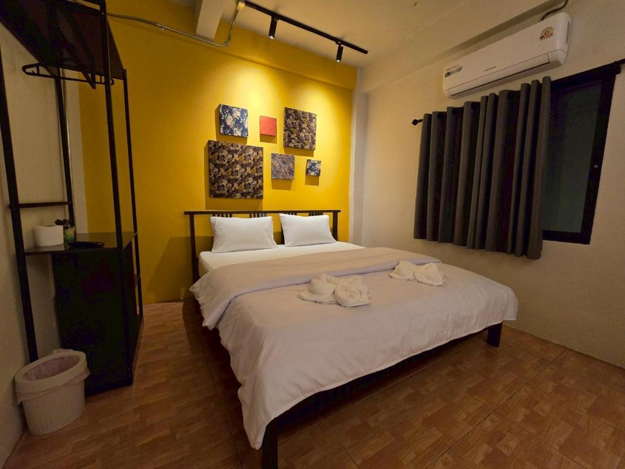 Hostel Lhong Krung