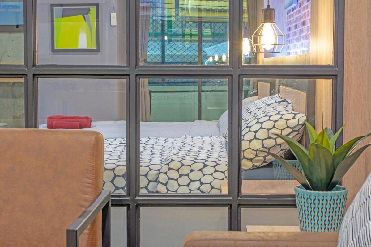 Private In Huaikwang Bangkok
