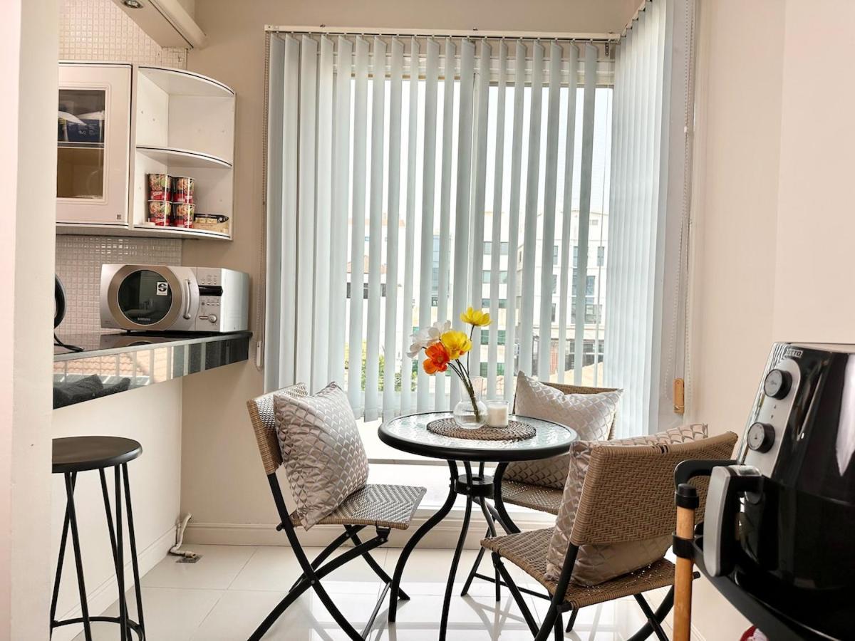 2 Mins To Srt I Urban Hideaway Near Park Apartment *