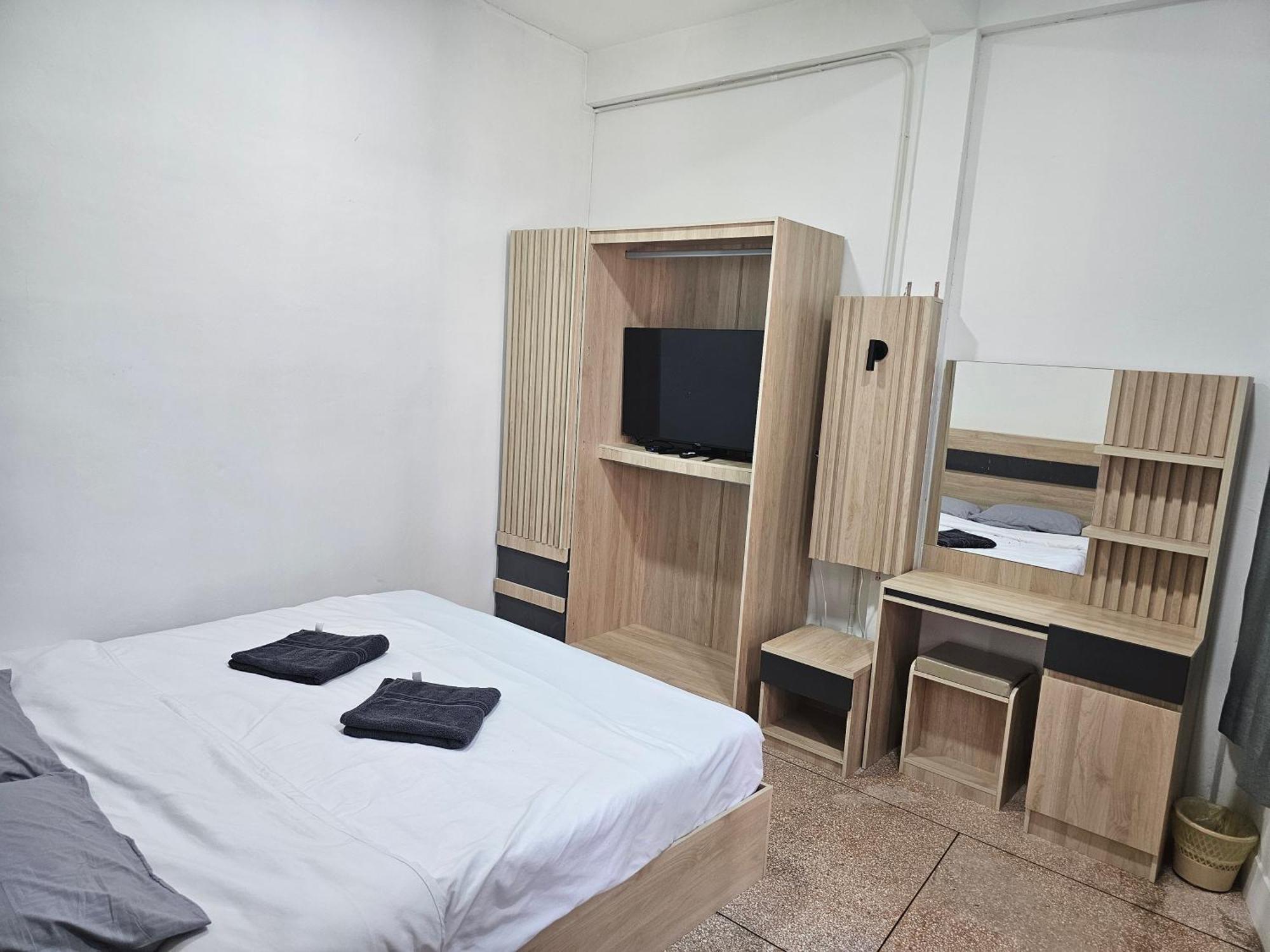 Urban Jungle Hostel Bangkok
