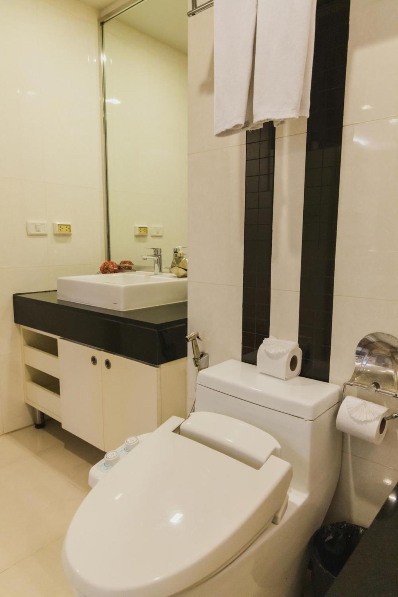 Aparthotel Beverly 33 Serviced By Prompt *