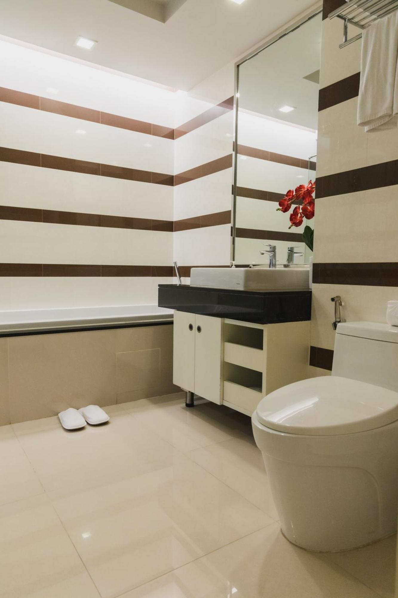 Beverly 33 Serviced By Prompt * Bangkok