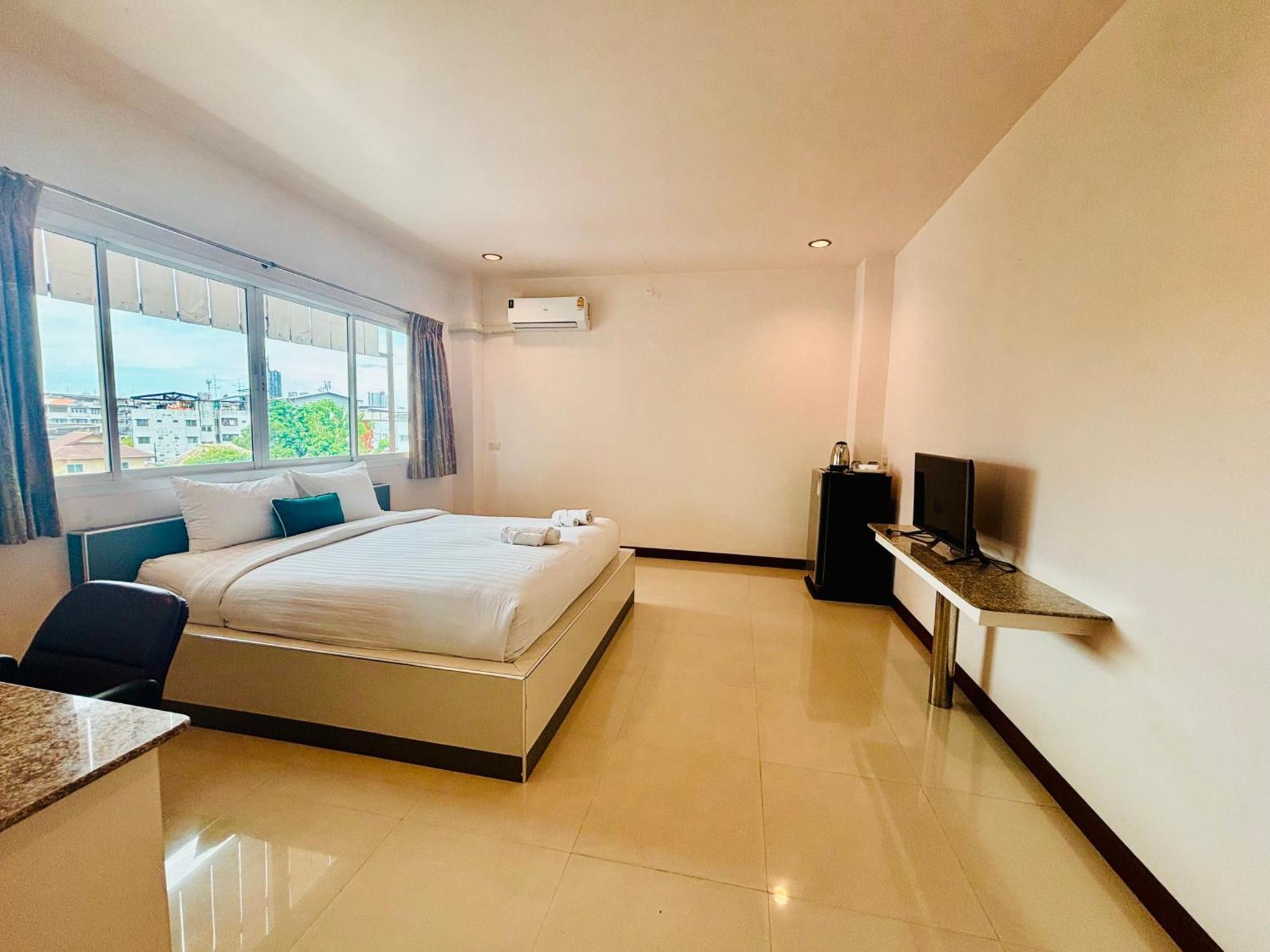 Ree- Riverside,rama 3