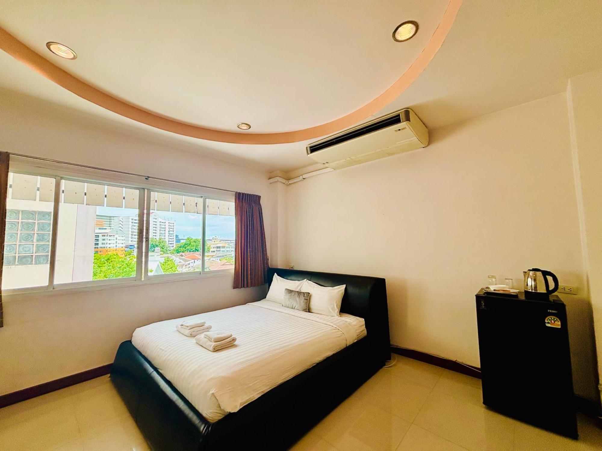 Ree- Riverside,rama 3 Hotel