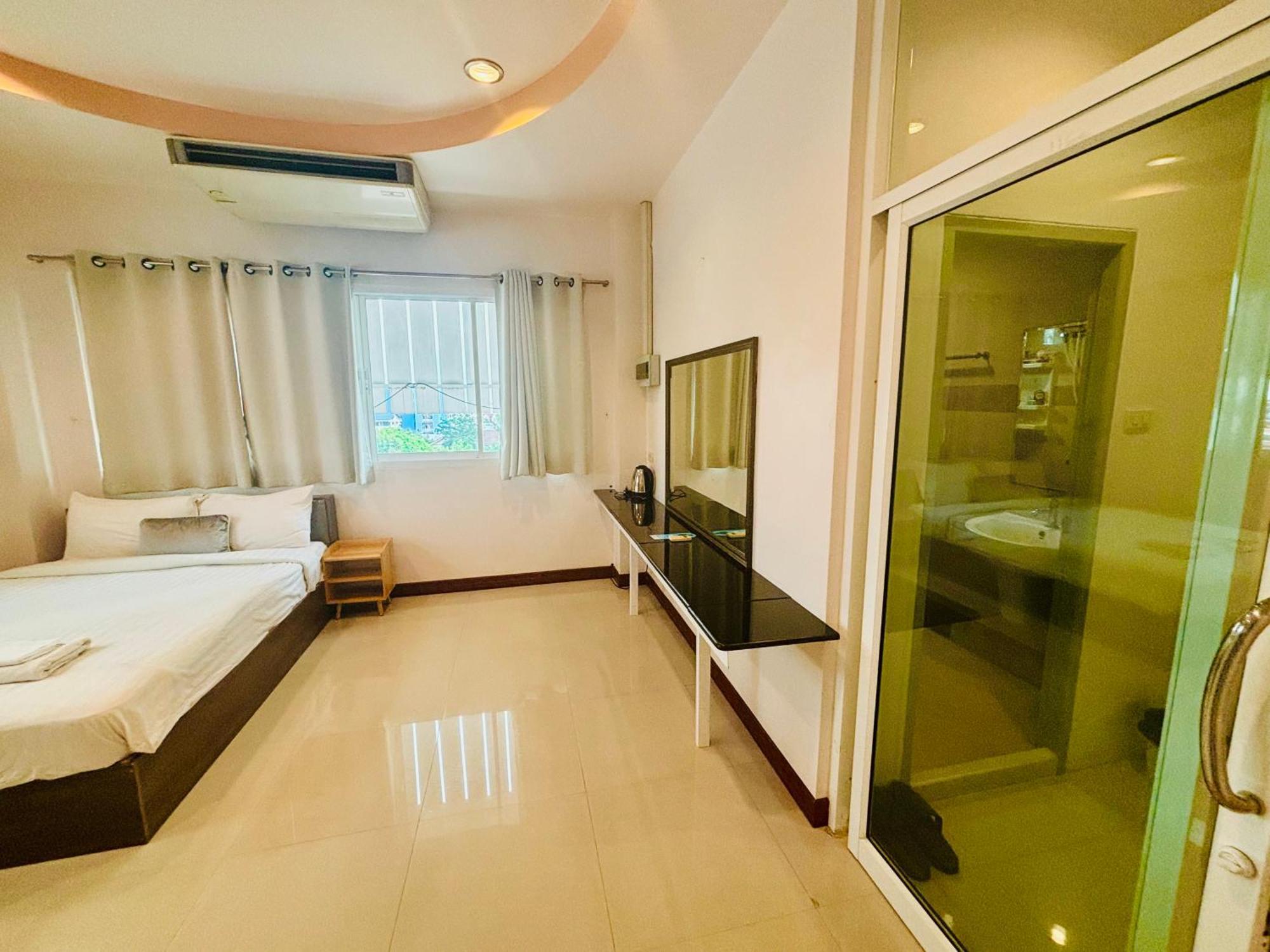 Ree- Riverside,rama 3 Hotel