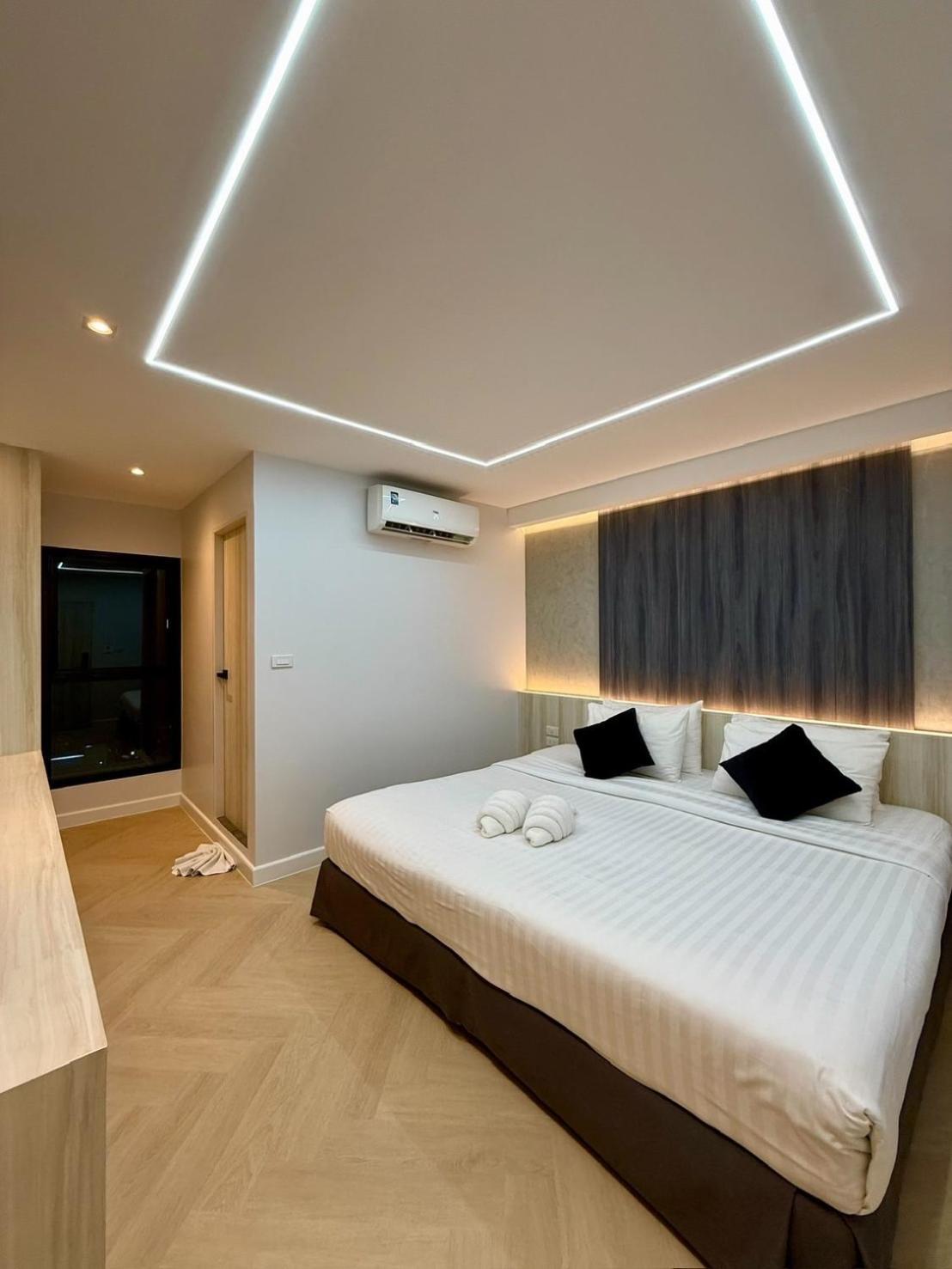 Hotel Bed By Tha-pra Sha 2*