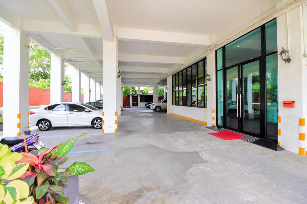 Oyo 318 Pakd Hotel 2*