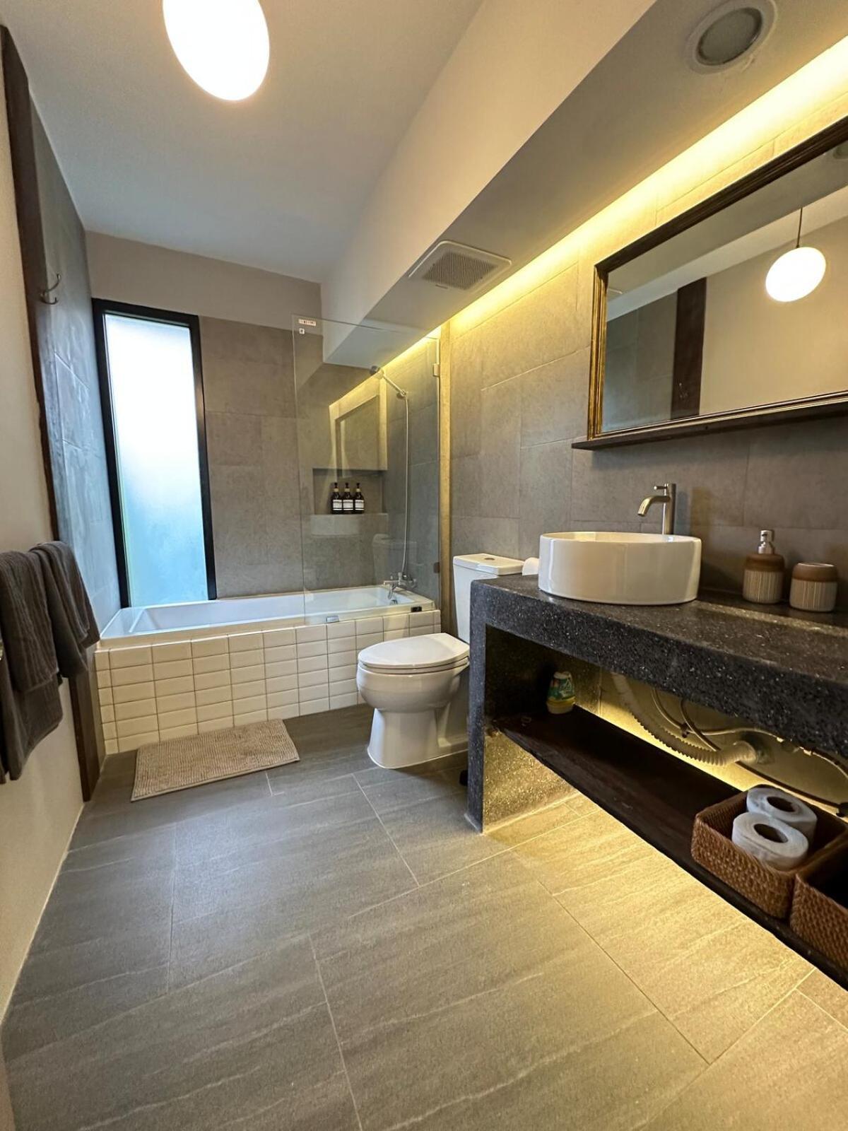 Stylish Duplex 2 Bedroom - 3 Mins Walk To Bts Nana *