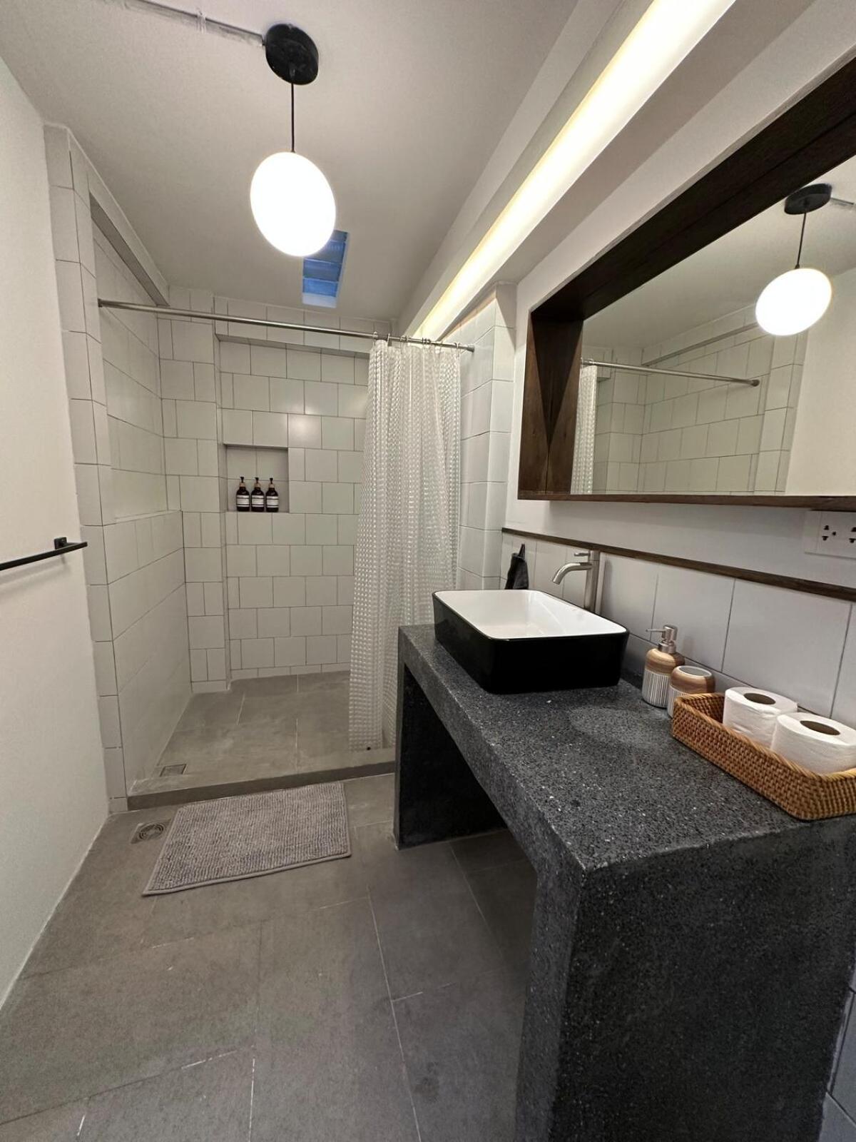 Stylish Duplex 2 Bedroom - 3 Mins Walk To Bts Nana Apartment Bangkok